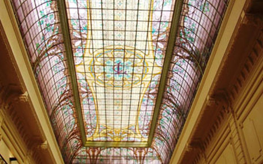 Take a peak inside the LCL Bank at 7 bis Saint-Georges to admire this art nouveau stained glass ceiling.