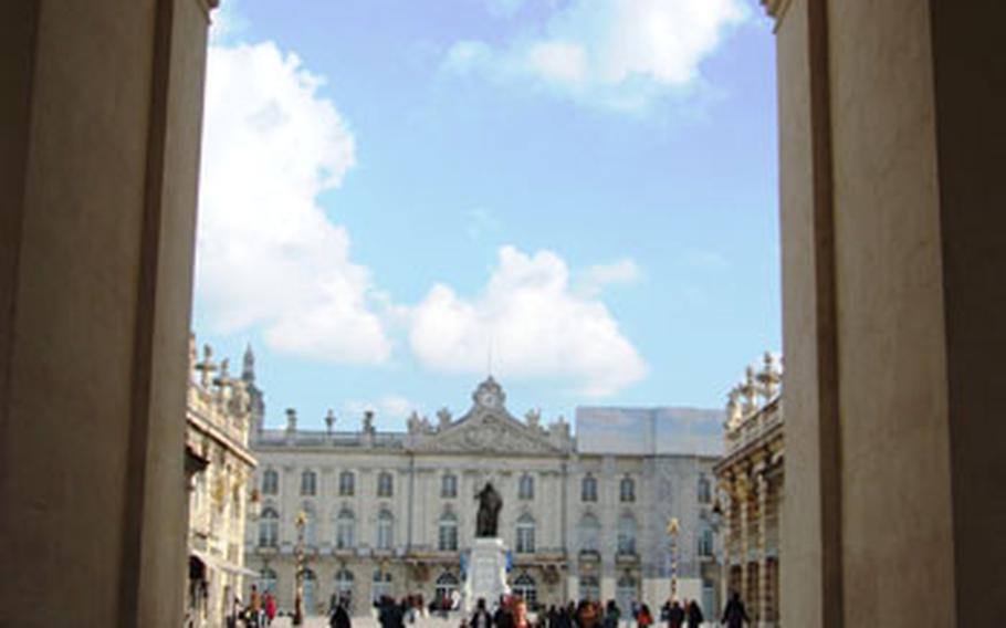 A statue of Stanislas, Duke of Lorraine, is in the center of the large square named after him.