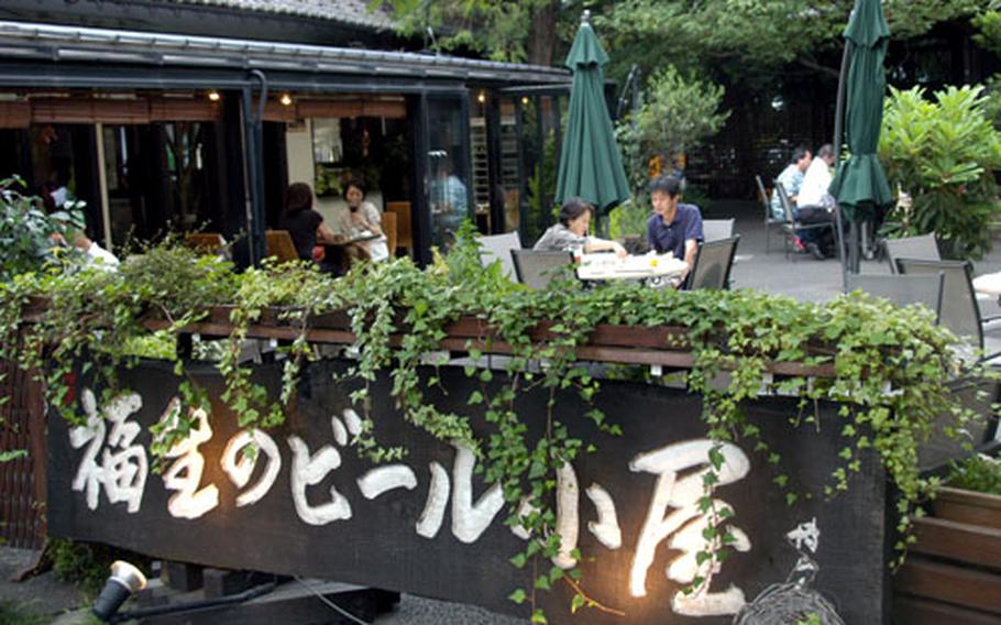 “Fussa no Birugoya,” one of two restaurants at Ishikawa beer garden, features outdoor and indoor seating. On a summer evening, it’s a great spot to enjoy cold brew and a cool breeze outside.