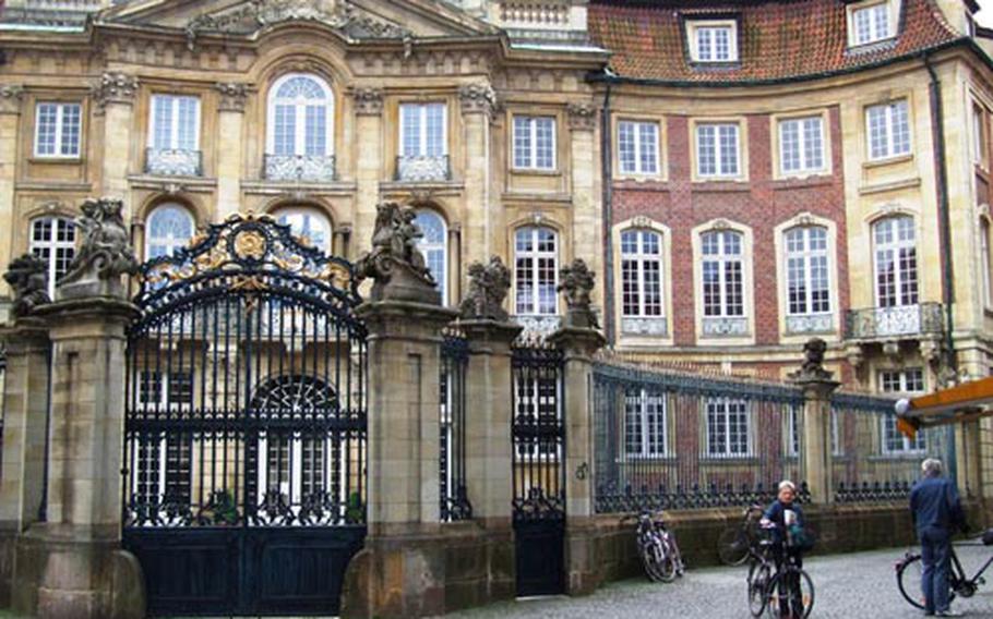 The Erbdrostenhof is a masterpiece of Baroque architecture, built between 1753 and 1757. Today it is the seat of the State Curator of Westphalia.