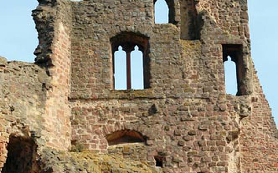 Neuleiningen is well marked by its castle ruins, is easily seen from Autobahn 6.