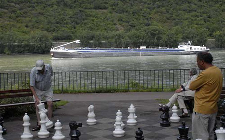 Boppard’s river walk has a park with activities, such as playing chess on a giant board. There are also restaurants with outdoor seating to take in the sun and views of the river and the lush green hills.
