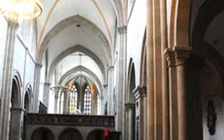 Parts of the cathedral&#39;s interior is in the Gothic style in its purest form.