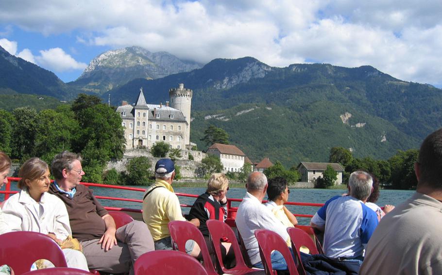 A boat makes regular cruises around Lac d'Annecy and stops in villages that sit along the lake's shores. The cruise offers spectacular views of the surrounding mountains. Here, passengers also get a glimpse of Chateau d'Annecy, a castle-turned-museum.