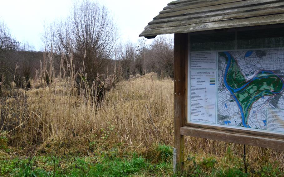 Signs and maps are posted at entrances and throughout the K??hkopf-Knoblochsaue nature reserve. There are miles of trails for visitors to hike and play areas for children.