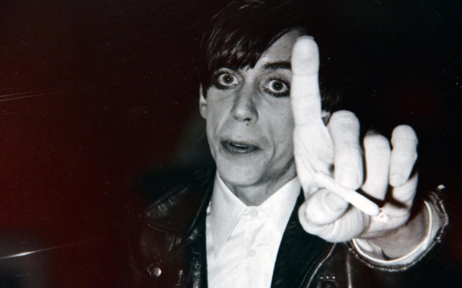 Iggy Pop says "No photos!" in this 1978 photo by Brad Elterman on display at "Paparazzi Photographers, Stars and Artists." Obviously the paparazzo didn't obey his command.