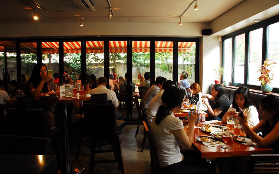 Craftworks Taphouse is popular with both expats and South Koreans, and serves American-style brunch, lunch and dinner dishes.