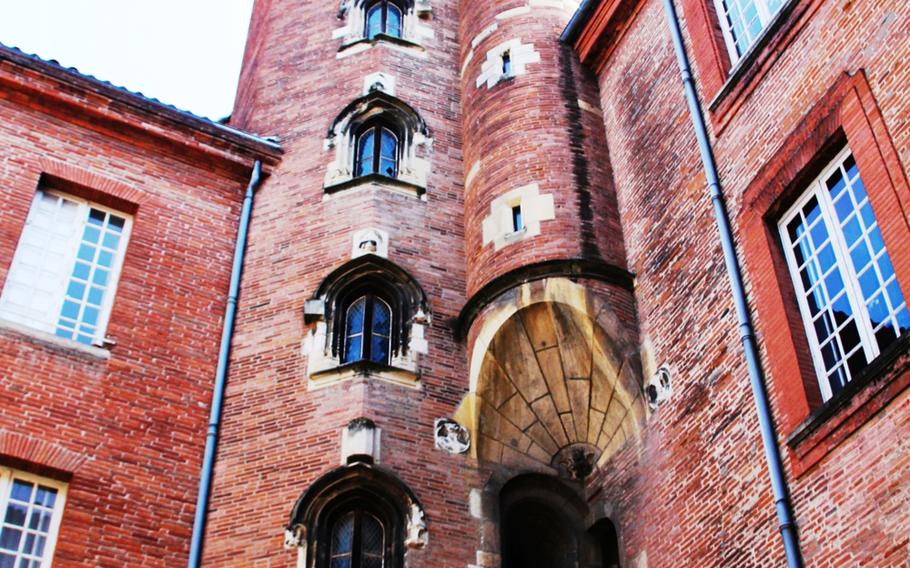 Tall towers are a feature of many of the medieval mansions in Toulouse, France. They served no purpose other than to indicate the wealth of the owner.  The taller the tower, the richer the owner.