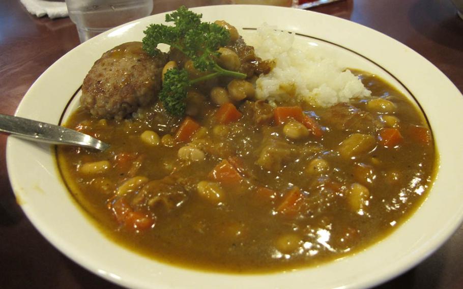The pork and beans with a side of mini "hanbagu" makes for a hearty winter meal.