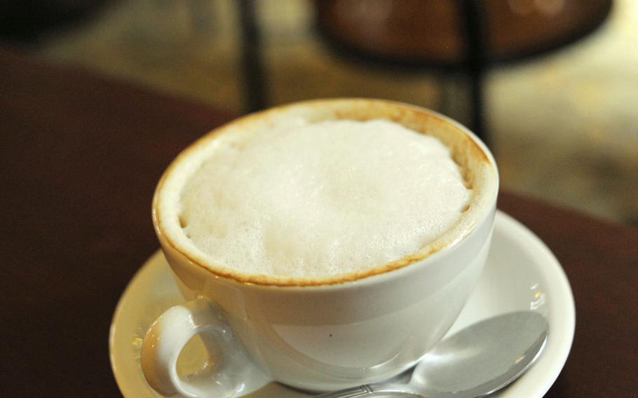 A great cup of coffee deserves to be enjoyed in pleasant surroundings, such as those found at No. 15, located on Steinstrasse in Kaiserslautern's pedestrian zone.
