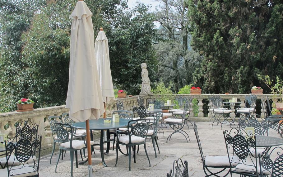 Villa Valmarana ai Nani, home to some fantastic frescoes by Giovanni Battista Tiepolo, has a very pleasant cafe.