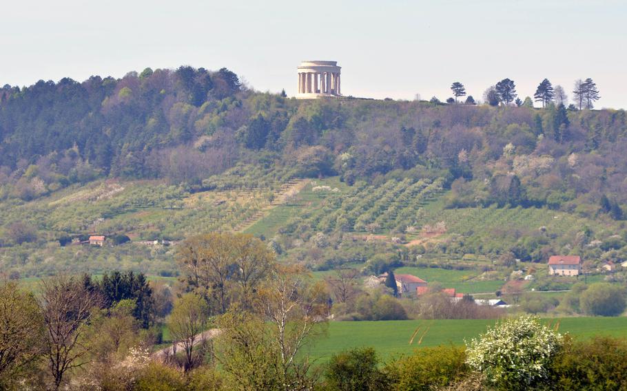 High on Butte Montsec, the Montsec American Memorial overlooks the World War I battlegrounds in eastern France. Erected in 1930, it commemorates those who fought in the World War I battle of the St. Mihiel Salient and its surroundings in 1918.